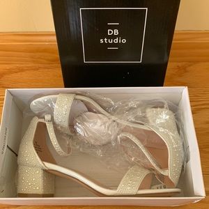 NWT! Allover iridescent pearl low block heel sandals.